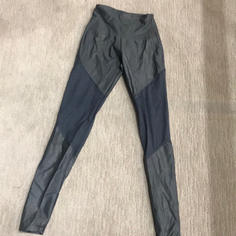 Light grey leggings